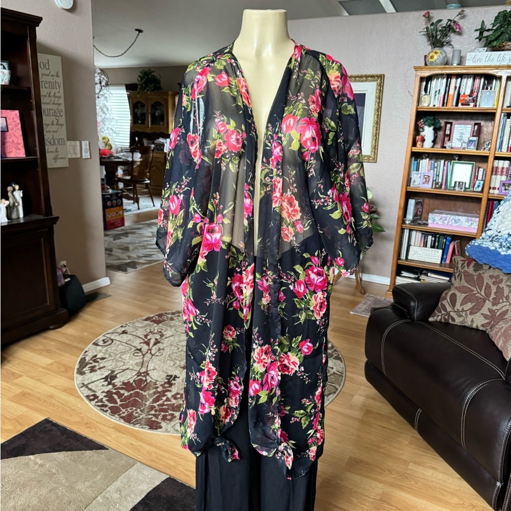 Dizzy Gal sheer floral short sleeve open cardigan-drapes in front-size 1X